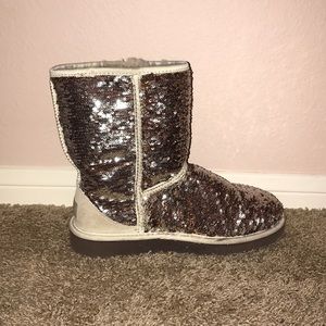 Reversible Ugg sequin boots